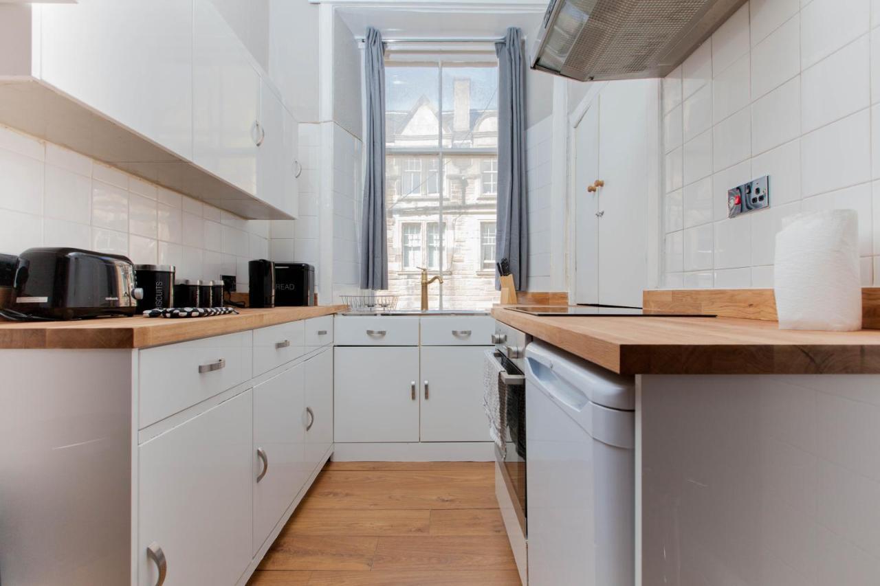 Bright & Homely City Centre Near Holyrood Appartement